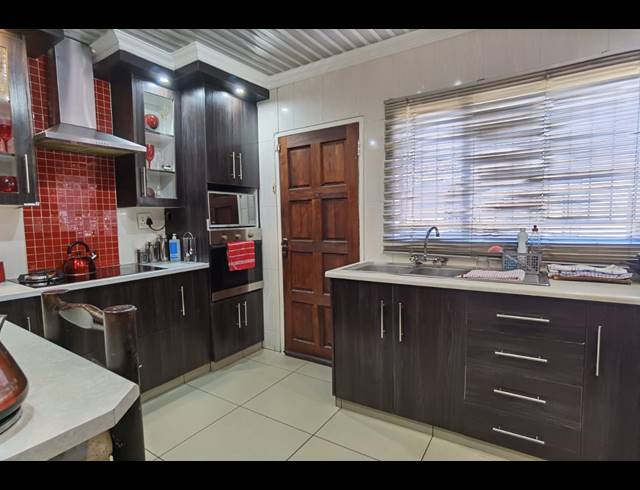 4 BEDROOM HOUSE FOR SALE IN DAL FOUCHE
